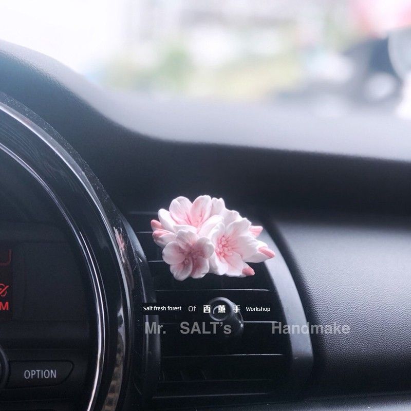 Four-Petal Cherry Blossom Car Aromatherapy Vent Clip Plaster Fragrant Stone Dream Car Ornament Air Outlet Decoration Female Driver