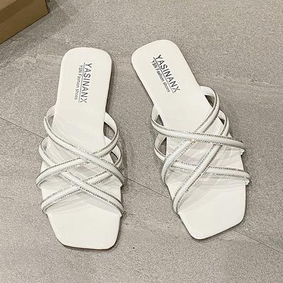 2025 летние новые тапочки большого размера на плоской подошве женские сандалии с перекрестным носком и квадратной головкой с одним словом