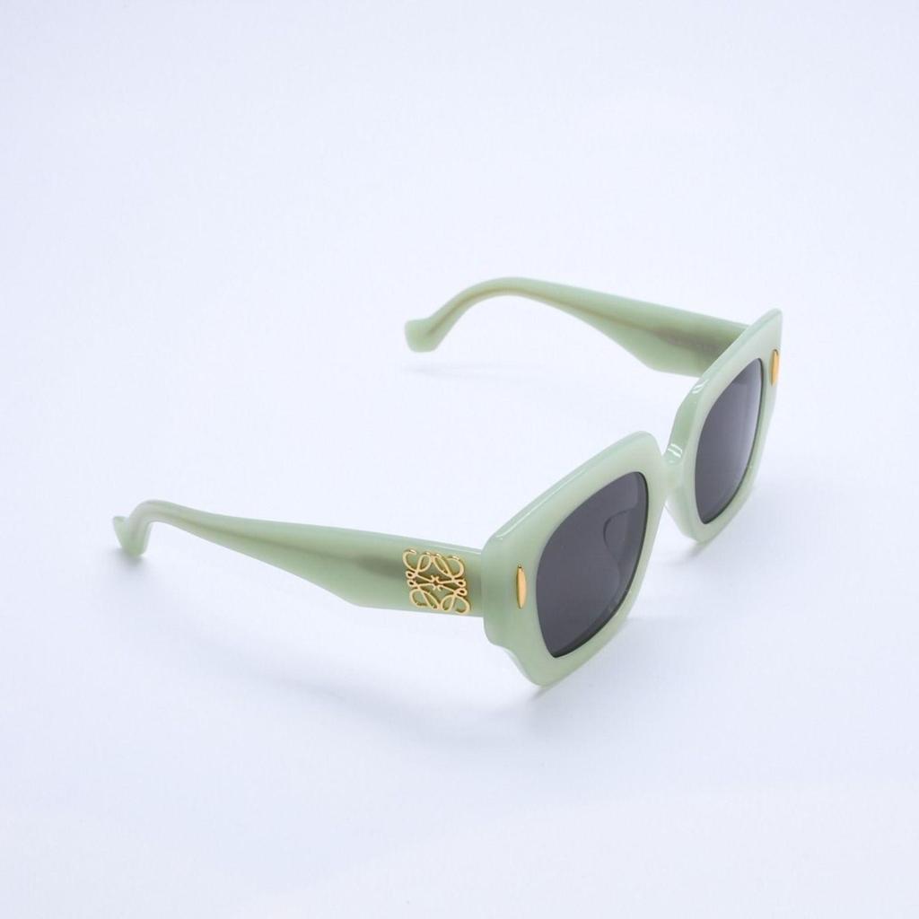 Used Very good condition LOEWE Sunglasses Eyewear LW40129U 95A Size 5022 140 Anagram Logo Pastel Green Used 4a003236