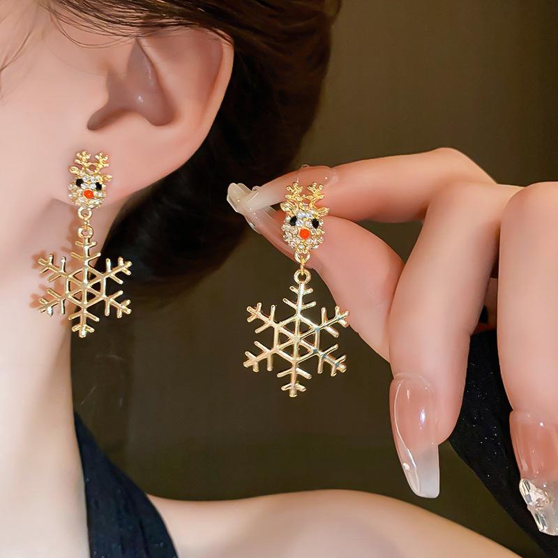 Delicate Rhinestone Elk Earrings for Women Sweet Asymmetrical Snowflake Deer Drop Earring New Year Jewelry Christmas Gift