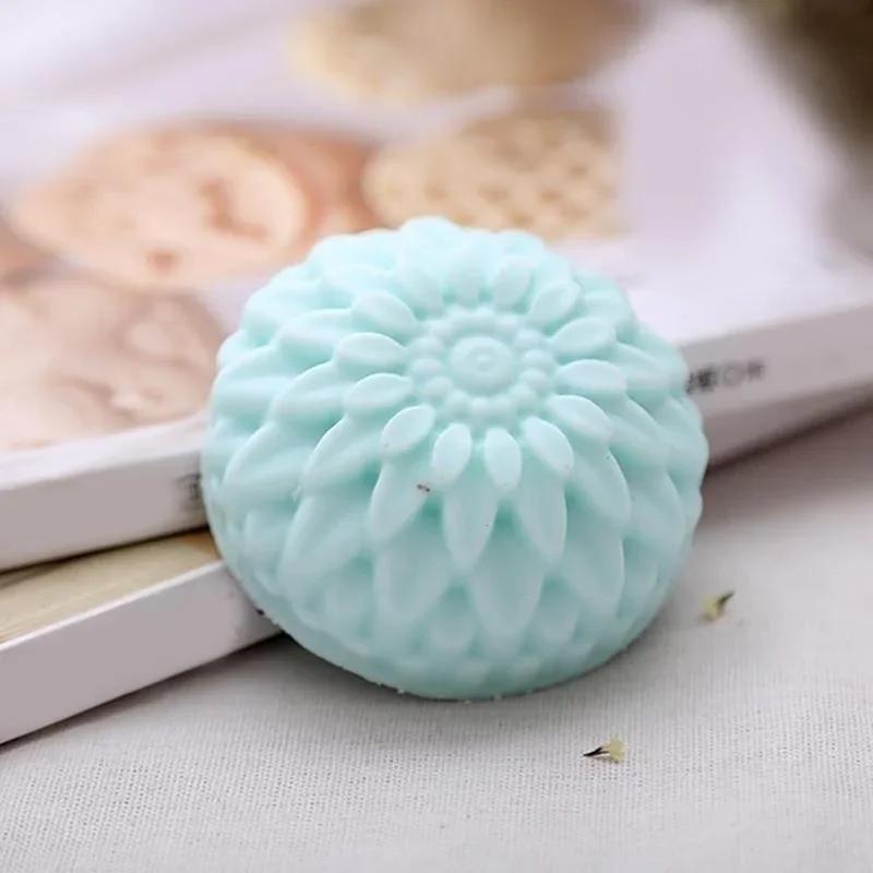 Silicone Cake Mold Handmade Soap Mold 6 Grids 3 Different Flowers Pastry Baking Utensils DIY Mold Random Colors