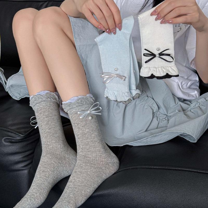 Ladies Spring and Summer Thin Sweet Three Dimensional Flower Solid Color Curled Edge Bow Pile Socks
