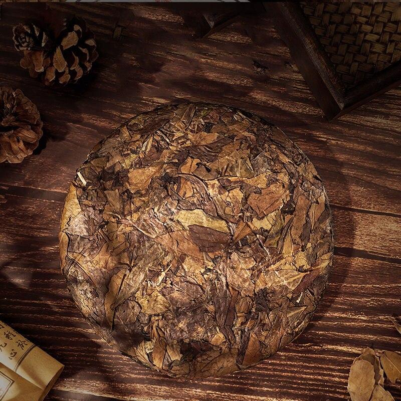 Юньнань Шу Пу Эр Старый чайный торт 2013 Белый чай Фуцзянь Шоу Мэй Белый китайский чай с травяно-цветочным ароматом Бай Ча Китайский чайный торт 350г