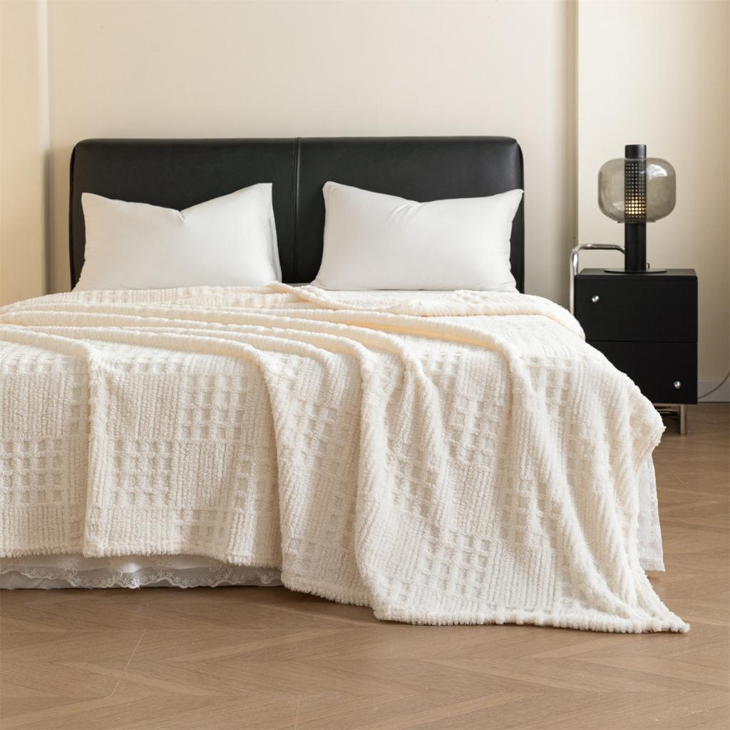 Thick Plush, Warm Double-sided Velvet Waffle Cover Blanket Jacquard Flannel Blanket with Plush Autumn and Winter Knitting