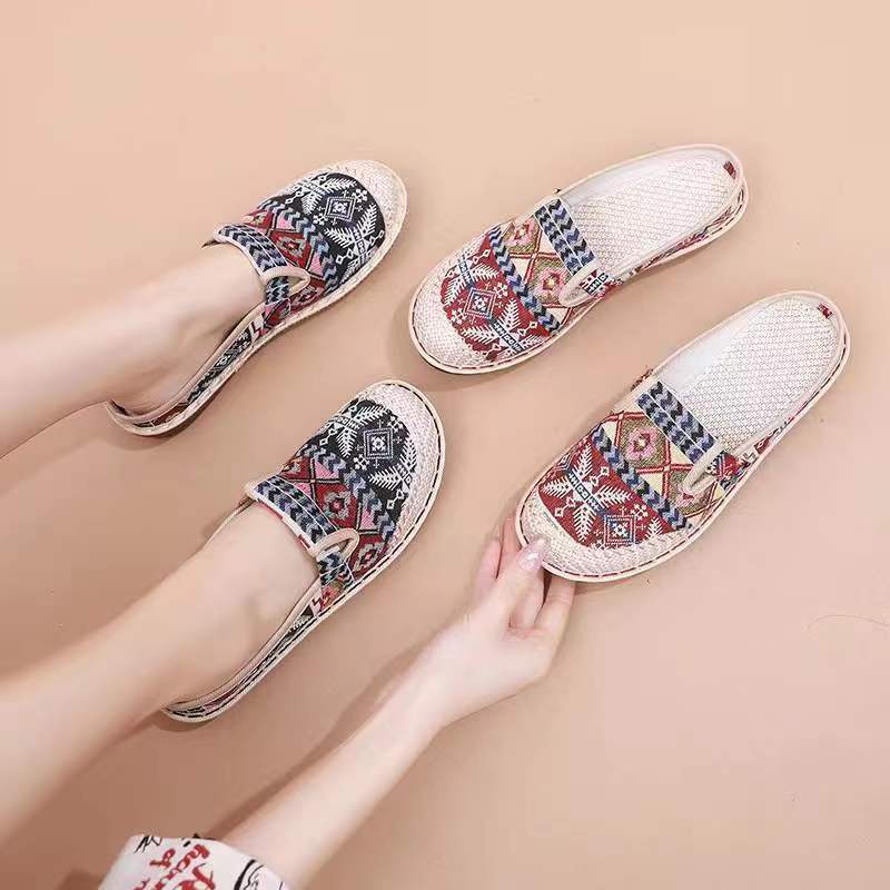 2025 spring and summer new driving cloth shoes women's one-pedal versatile flat-soled slippers women's fashion famous style casual women's shoes
