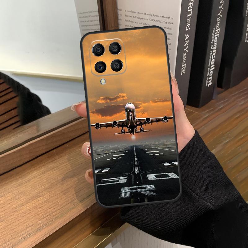 Чехол для телефона Samsung Galaxy M56 M16 M36 M33 M53 M13 M12 M32 M52 M20 M15 M55 M31 M14 M35 M34 M54 с изображением самолета