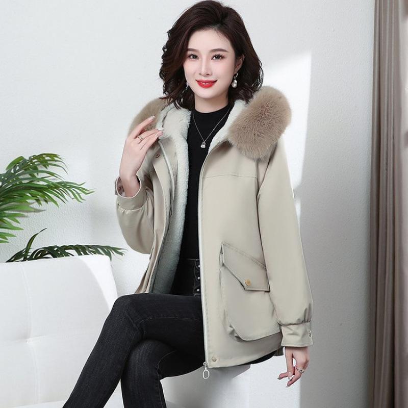Pie Overcomes the New Cotton Clothes, the New Winter New Velvet Warm Temperament Cotton Clothes, and the Thickened Trendy Coat.