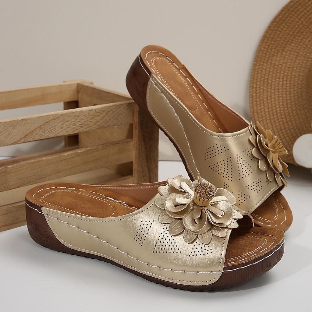 Модные ретро шлепанцы на танкетке с цветочным декором Женские 2025 Лето Толстая подошва Платформа Сандалии Женские Противоскользящие Пляжная обувь Уличные шлепанцы