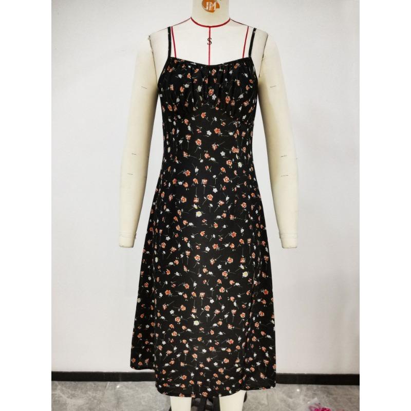 Летнее сексуальное платье-комбинация с разрезом и цветочным принтом