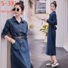 Модное джинсовое платье для похудения для женщин - Стиль Весна/Осень 2026 с акцентом на талию, выгодно подчеркивающее фигуру и с дизайном в виде лацканов