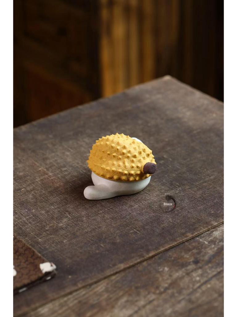 Yixing Zisha Tea Pet: Durian Hedgehog, Cat & Piglet Lid Rest - Cute, Nurturable Ornament for Tea Play