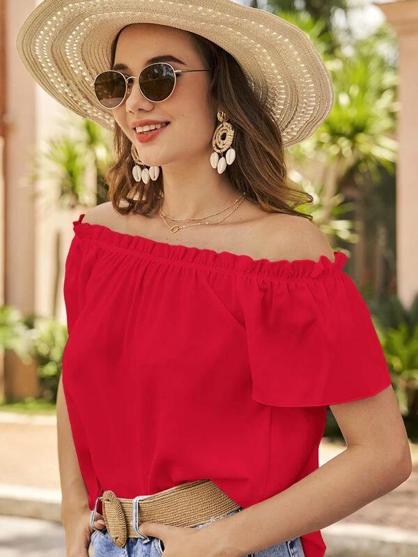 Женская блузка с оборками и открытыми плечами весна/лето 2023 - европейский и американский стиль