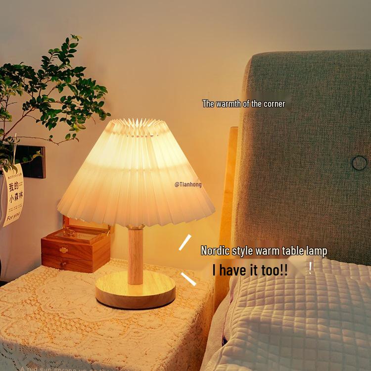 Nordic Retro Pleated Night Light: Bedroom Bedside Table Lamp with Internet Celebrity Style
