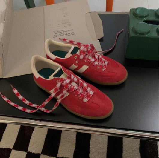 Leather thick-soled small white shoes women's 2025 new color-blocked wear-resistant sports casual inner increase moral training board shoes women