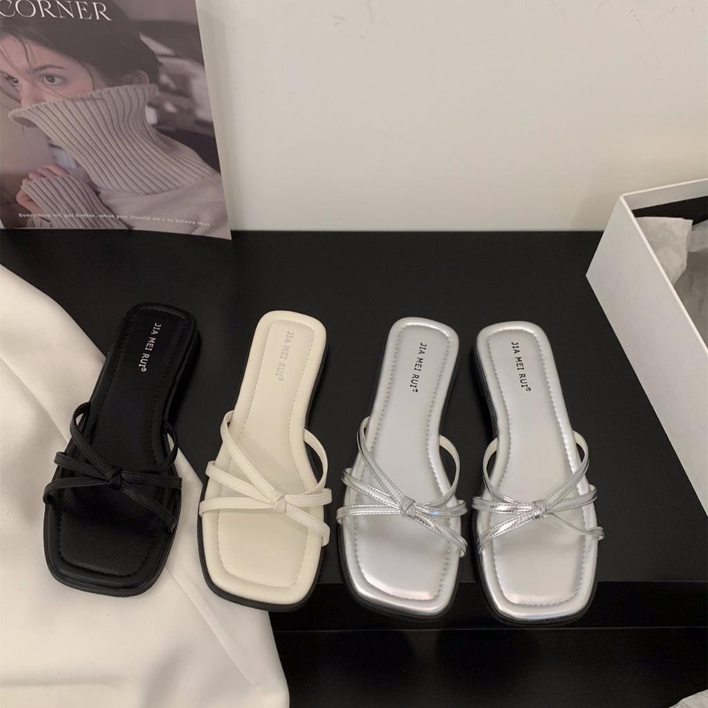 Flat-bottomed Silver Sandals French Small Cool Slippers Fairy Shoes 2025 New Summer Fashion Wear Beach Sandals