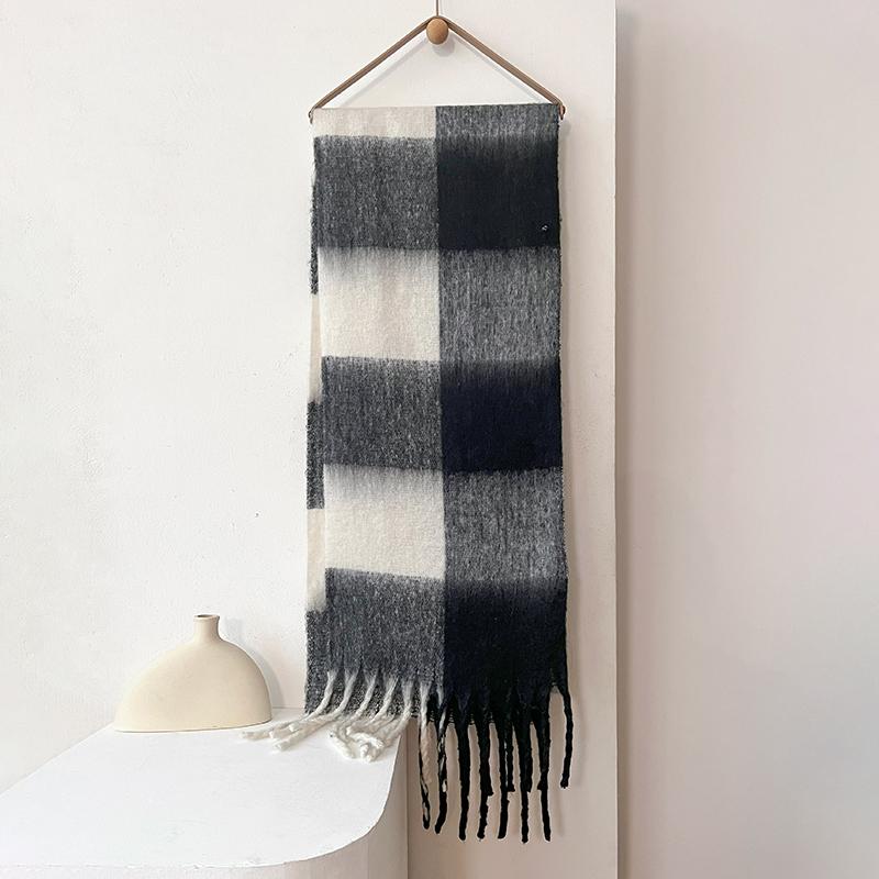 Soft Shawl Women Lattice Scarf Autumn Winter Cashmere Scarf Thickened Warmth Shawl Classic Tassels Fluffy Scarf Bufanda New