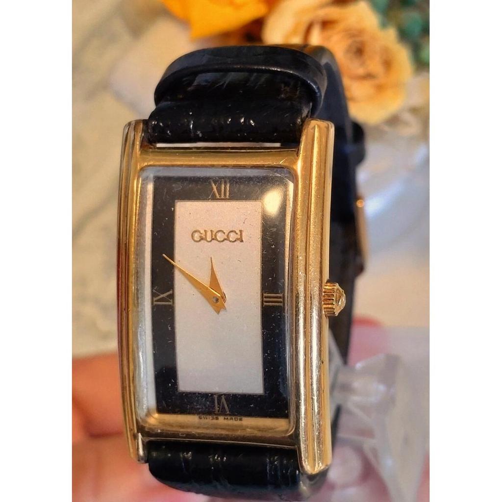 Б/у Рабочее состояние, заменена новая батарея, мужские часы GUCCI 2600M, квадратный кожаный ремешок, винтажное золото