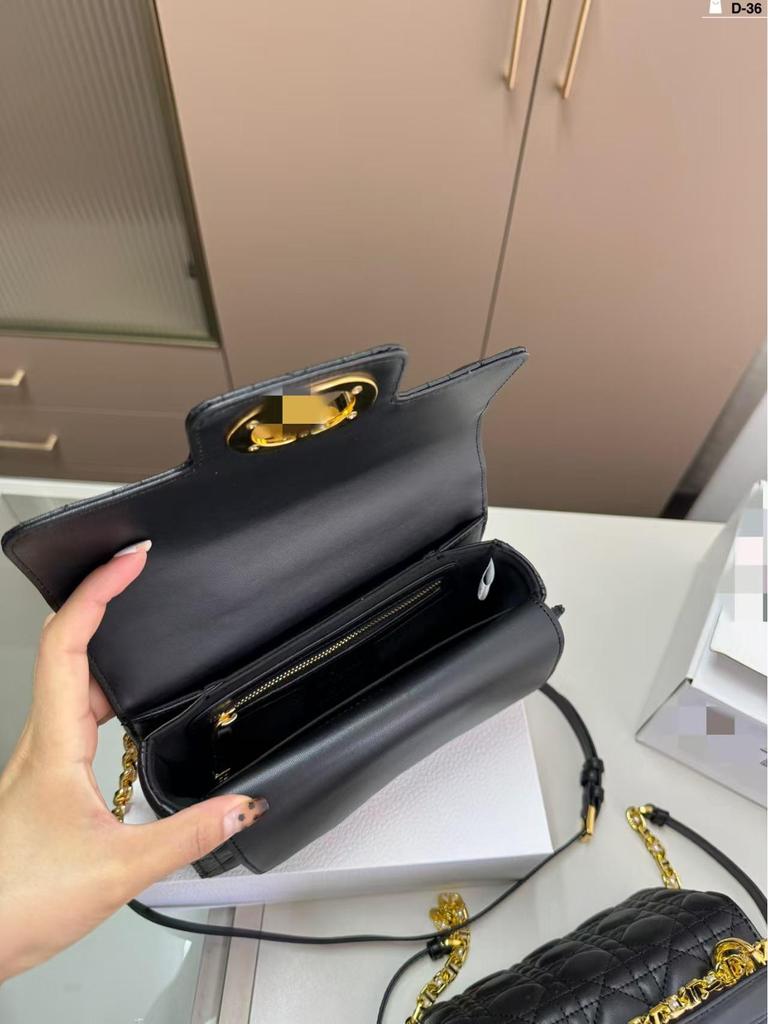 Сумка Jolie Series Cannage Pearl Chain Flap Bag, модель 2025, с несколькими отделениями.