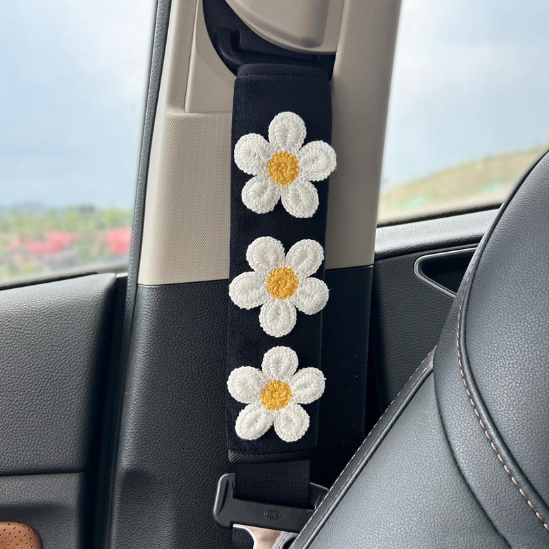2 шт. Милые вышитые цветы Чехол на ремень безопасности автомобиля Плюшевая подушка для ремня безопасности Автомобильная накладка-протектор на плечевой ремень для женщин