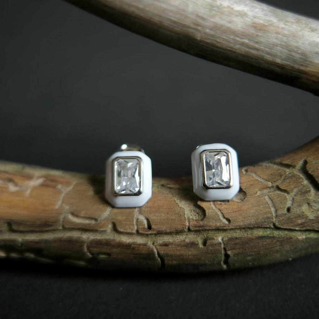 Серебряные серьги с фианитами, емаллю (60002254)