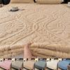 3PC Bedding Set Bedcloth Warm Winter Bed Cover 3D Embossed Velvet Mattress Cover Tafferta Bedsheet Winter Warm Fitted Sheet Mattress Protector