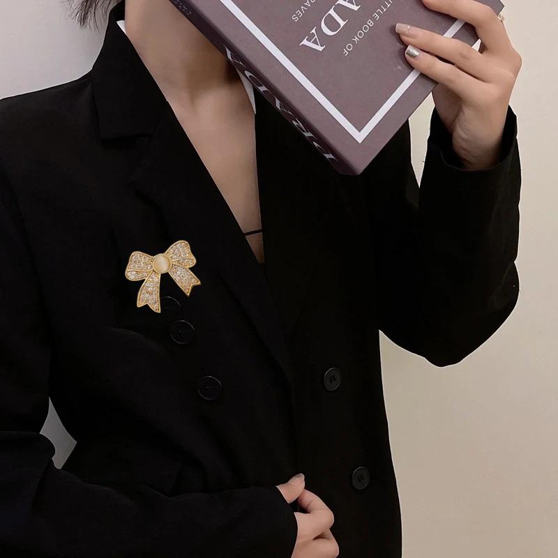 Bow Zircon Brooch Girls Collar Anti Light Button Fashion Pin Clothes Jewelry Accessories for Women Corsage Birthday Gifts