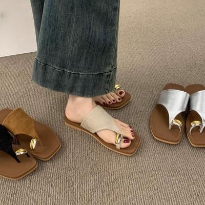 Модные повседневные шлепанцы с закрытым носком на плоской подошве, женская летняя обувь 2025, новая пляжная обувь для морского отдыха, римские крутые шлепанцы