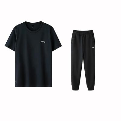 Логотип Li Ning Круглый вырез Свободный крой Со спущенным плечом Короткий рукав Эластичная талия Длинные брюки Повседневный спортивный костюм Мужские комплекты Черный ATST641-1+-AYKS467-1