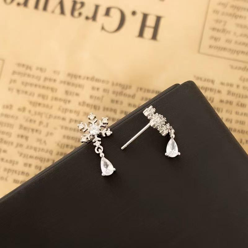 Серьги-снежинки, клипсы без отверстий, серьги-клипсы в форме снега, инкрустированные стразами, без пирсинга, индивидуальные серьги