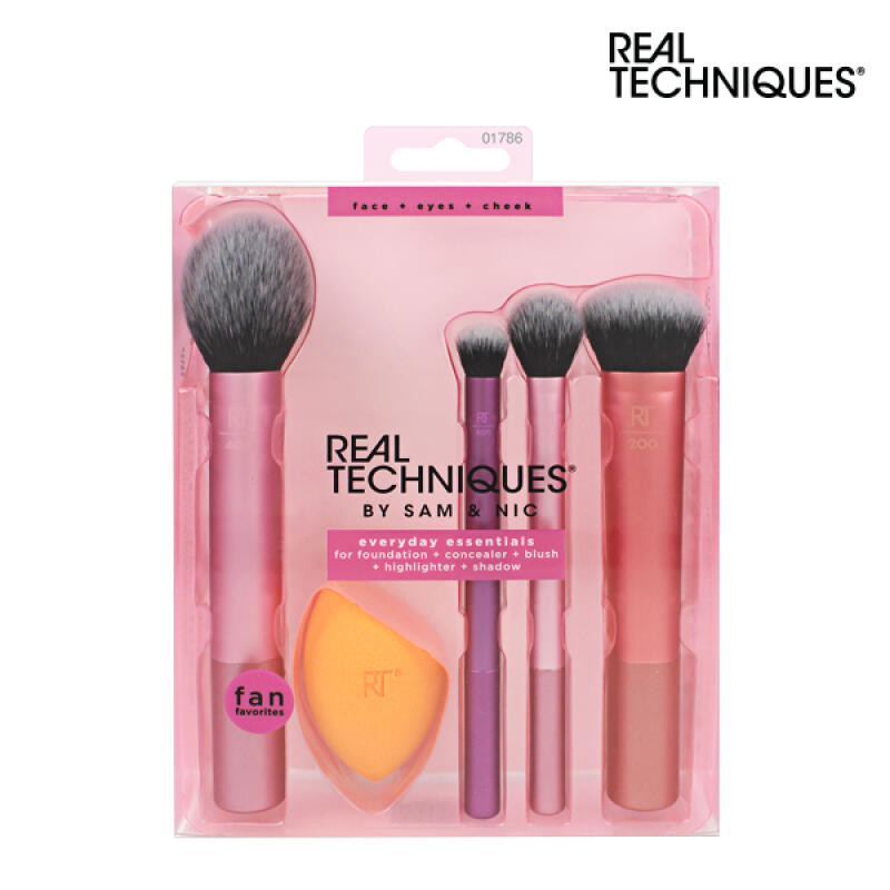 real techniques Набор предметов первой необходимости