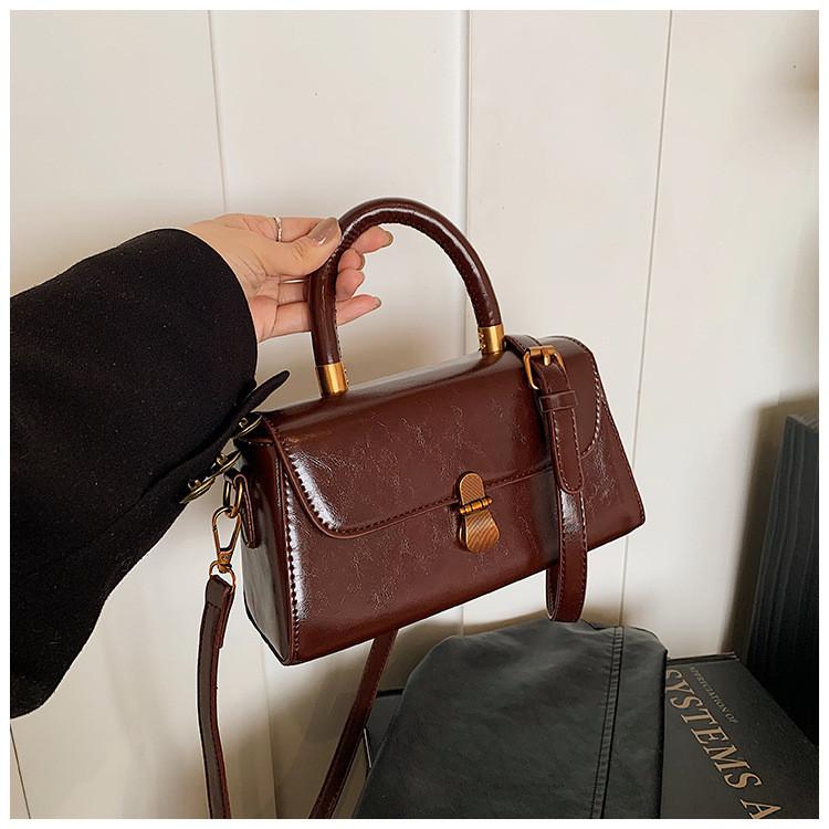 Ielgy Retro Autumn Winter All-Match Fashion Simple Shoulder Messenger Bag Women's Portable Small Square Bag