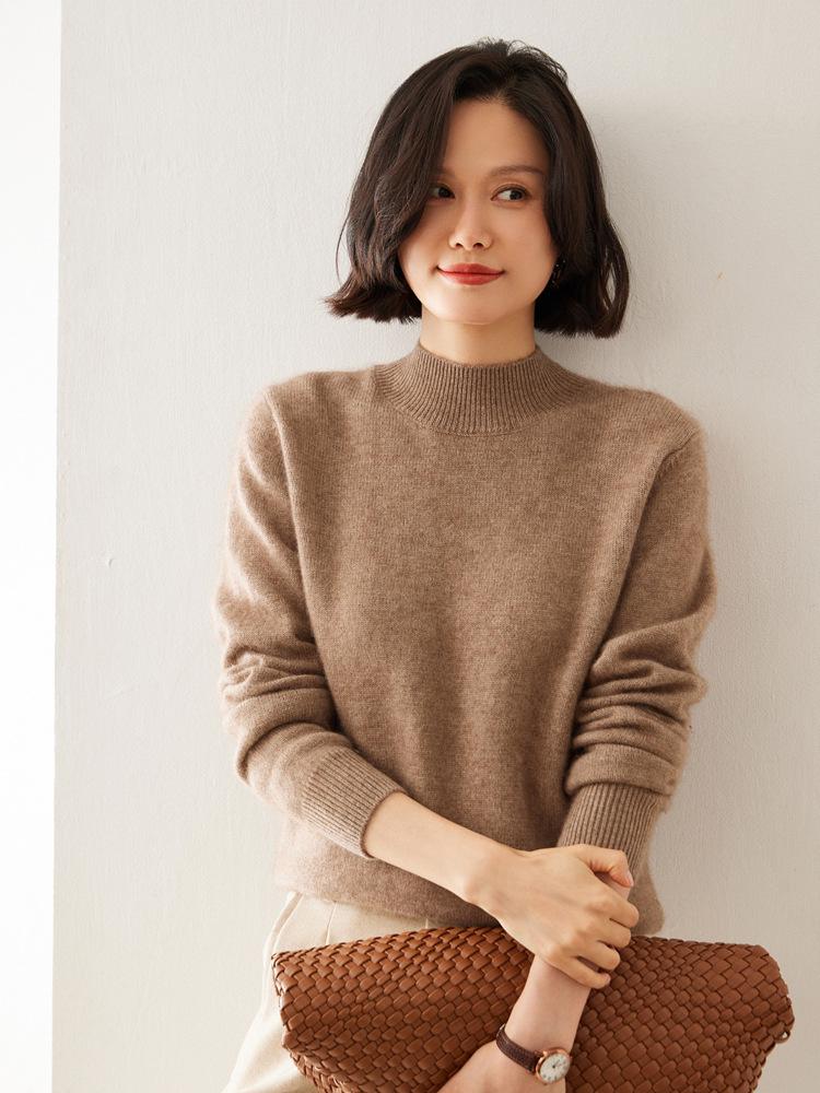 Women's Classic Cashmere Sweater - Autumn/Winter Style, Seven-Stitch Half-High Collar, Regular Shoulder, Long Sleeve, Solid Color, Commuter-Friendly.
