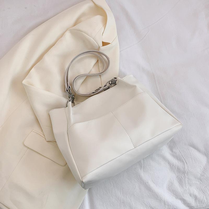 Сумка большой вместимости женская 2025 весна новая простая повседневная на плечо повседневная модная классная сумка-тоут для поездок на работу