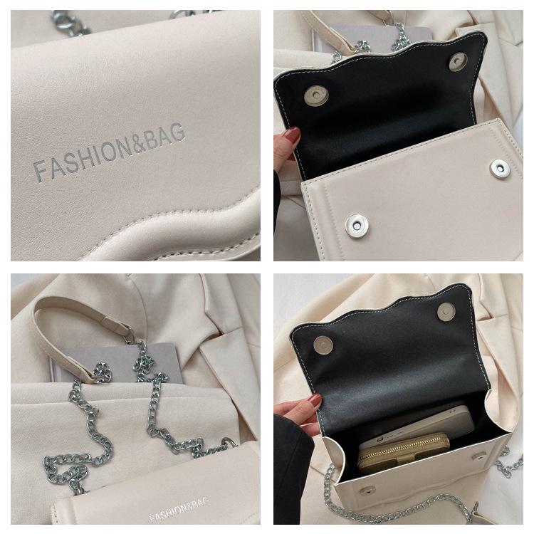 Маленькая квадратная женская сумка кроссбоди в корейском стиле - 2025 Однотонная, Волнистый узор, Плечевая цепочка, Простая мода.