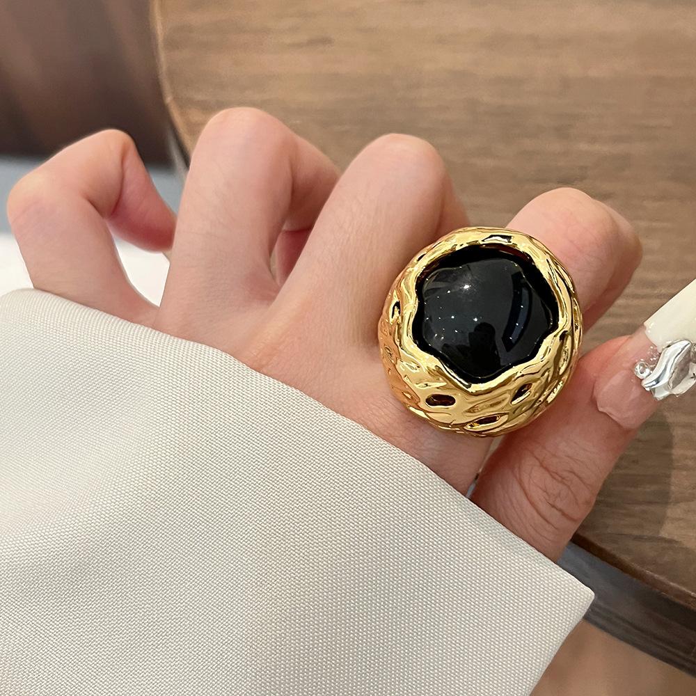 New Round Texture Hollow Fashionable Ring - Unique, Versatile, Bold and High-end Style Finger Ring