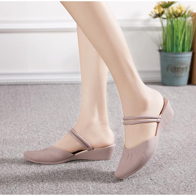 Летняя повседневная обувь, женские тапочки на танкетке, скользкие пляжные сандалии с острым носком