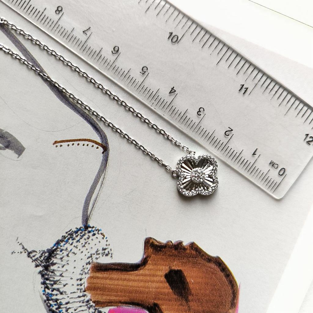 Silver Necklace with Cubic Zirconia, Item Weight 4.15 G (2182658)