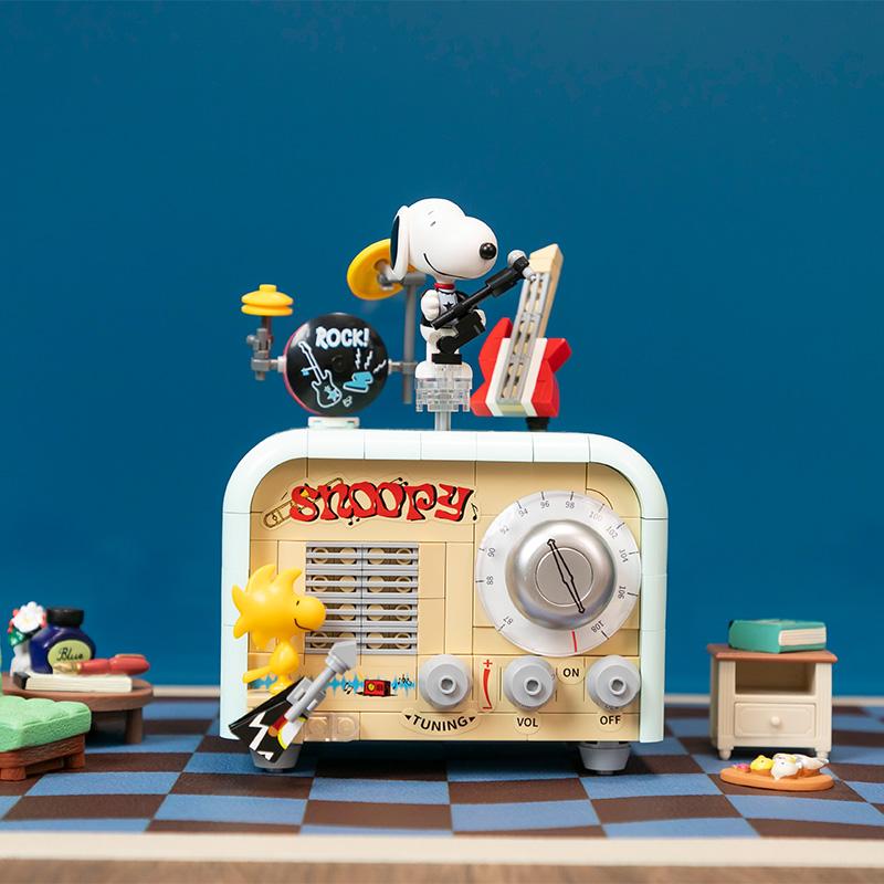 Pantasy Snoopy Full Range Of Building Block Carriers Phonographs Typewriters Assembly Models Puzzle Toys Collectibles Gifts