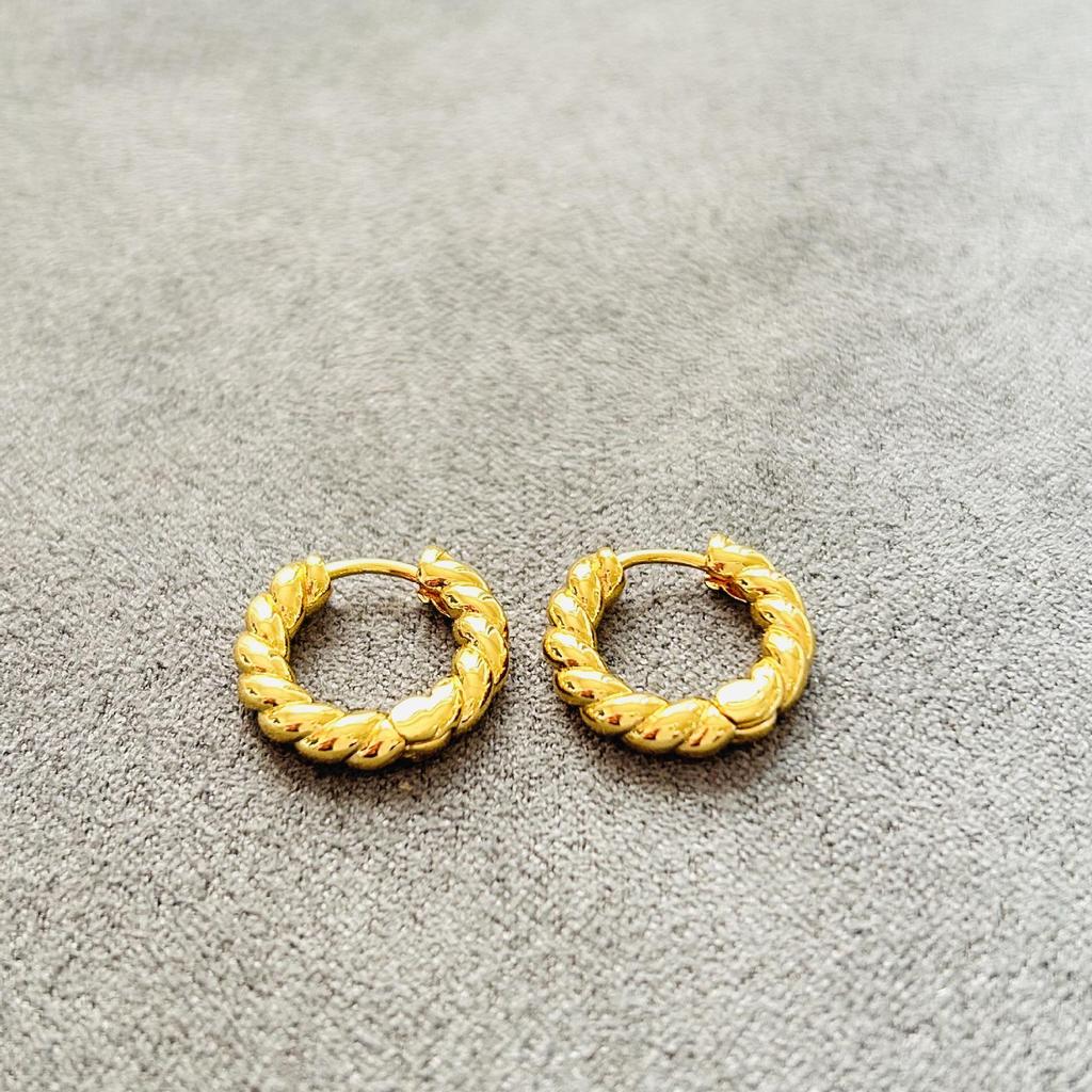 Вдохновленные Роуз Хуан и Лю Ифэй женские серьги-пусеты и витые каффы для ушей 2024 года