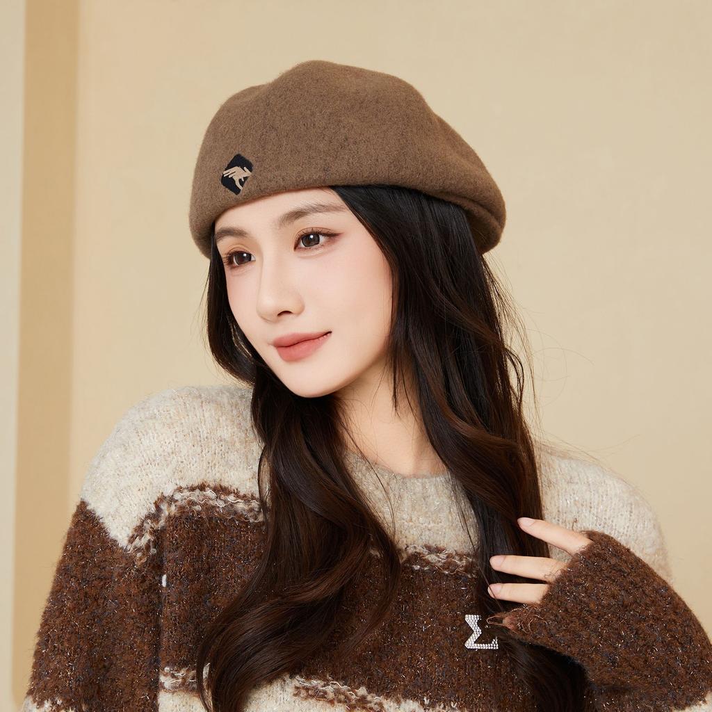 Japanese Reversible Woolen Beret for Women Versatile Niche Ins Style Warm Forward Hat Fashionable Travel Hat
