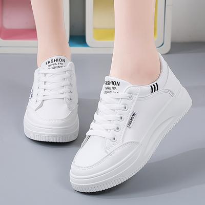 Модная женская обувь Взрыв Толстая подошва Кожа Маленькие белые туфли Женская трендовая обувь с модной обувью на платформе Уличная повседневная обувь