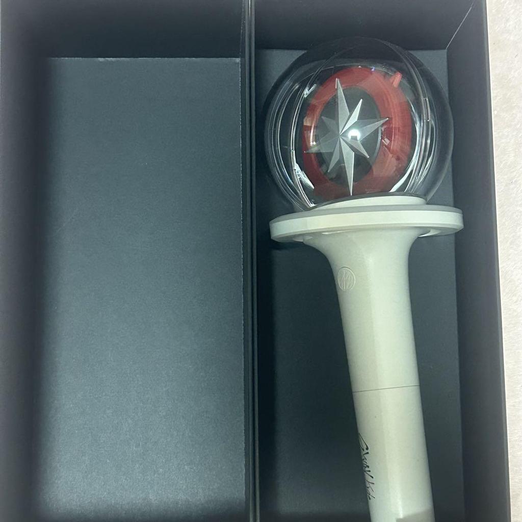 [Б/У] ОФИЦИАЛЬНАЯ СВЕТОВАЯ ПАЛОЧКА Stray Kids VER.2