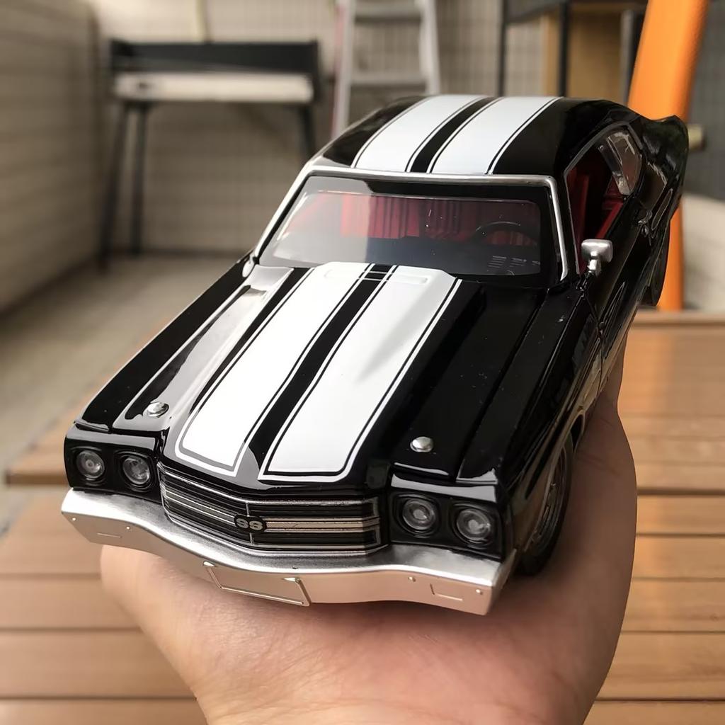 1:24 Chevrolet Chevelle SS 454 1970 American Muscle Sports Car Alloy Metal Diecast Model Car Children Toy Car Collectibles Toys