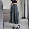 Юбка трапециевидной формы серого цвета 2024 года в складку — женская летняя модель с высокой талией и средней длиной для миниатюрных размеров