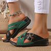 Модные сандалии-клинья с перекрестными ремешками смешанных цветов для женщин Лето 2025 Комфортные Нескользящие Пляжные туфли Женские Шлепанцы на платформе с двойной пряжкой
