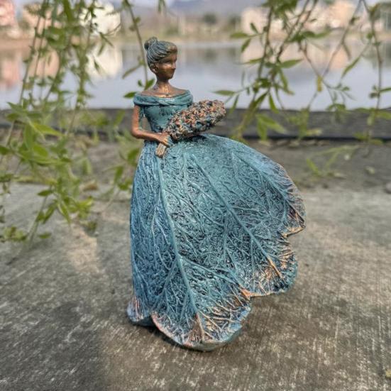 Simulated Flower Fairy Figurine, Resin Sculpture with Embossed Lace Texture, Ornament for Outdoor Indoor Garden Decor Elegant Gift