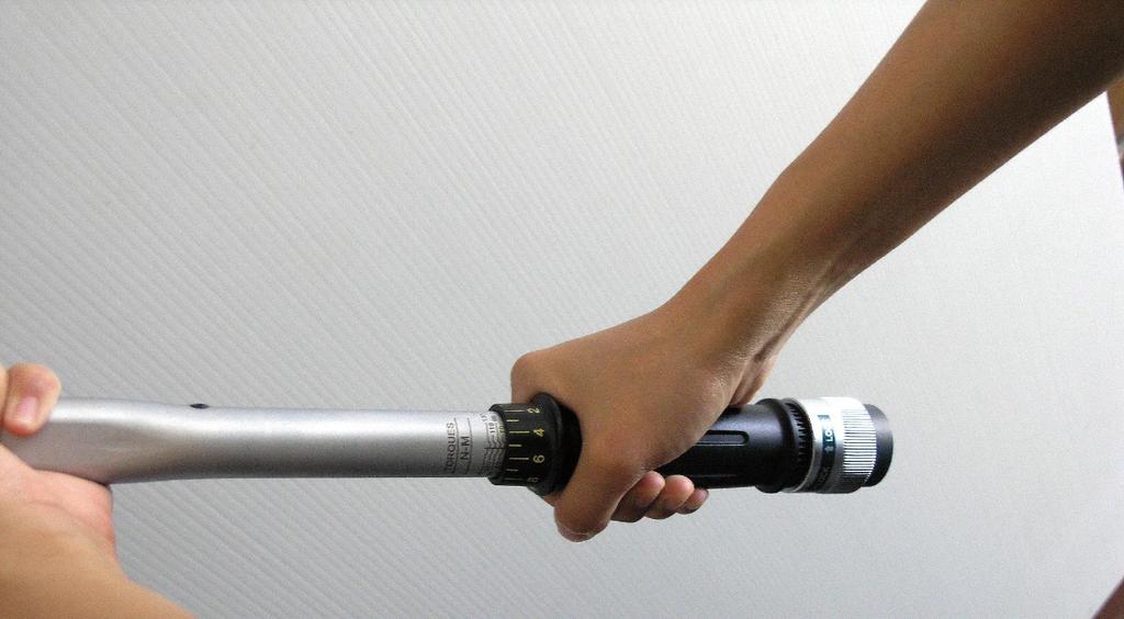 TONE Preset Torque Wrench Drive T4HC140 12.7mm (1/2") 140N M