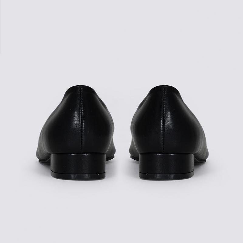 Mysterious [initial Price 178x000 Won] Simple Pointe Flat Shoes Slfl240201