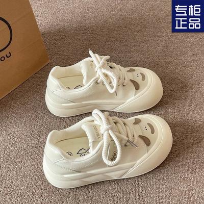 Высококачественные повседневные туфли для женщин на толстой подошве, новинка весны 2025 года, универсальные шикарные туфли, маленькие белые туфли, женские туфли для хлеба