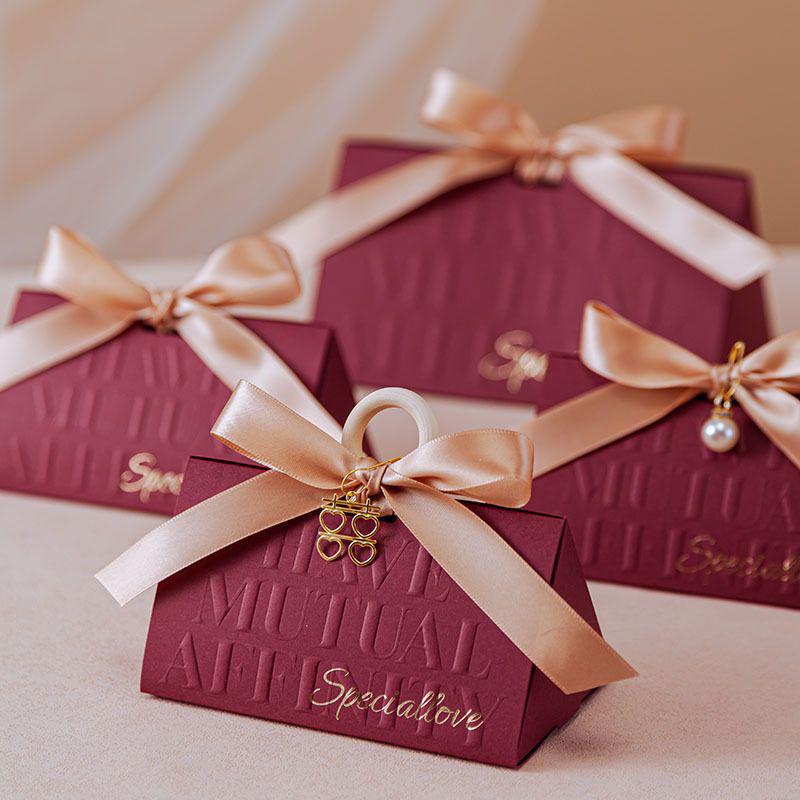 2025 High-End Triangle Wedding Candy Gift Box